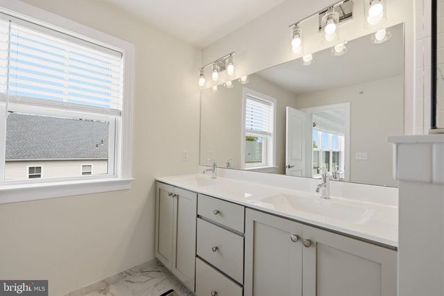 31 SPRING MILL RD, Warminster, PA 18974