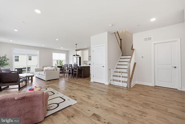 31 SPRING MILL RD, Warminster, PA 18974