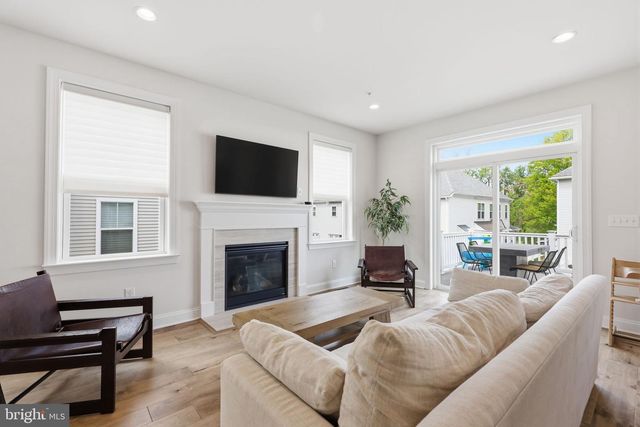 31 SPRING MILL RD, Warminster, PA 18974