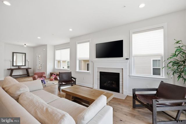 31 SPRING MILL RD, Warminster, PA 18974