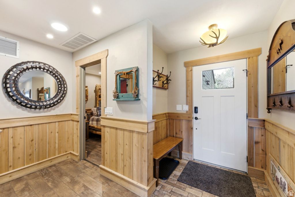 Image 8 of property listing at 1924 FROSTWOOD BLVD #27-A, Park City, UT 84098