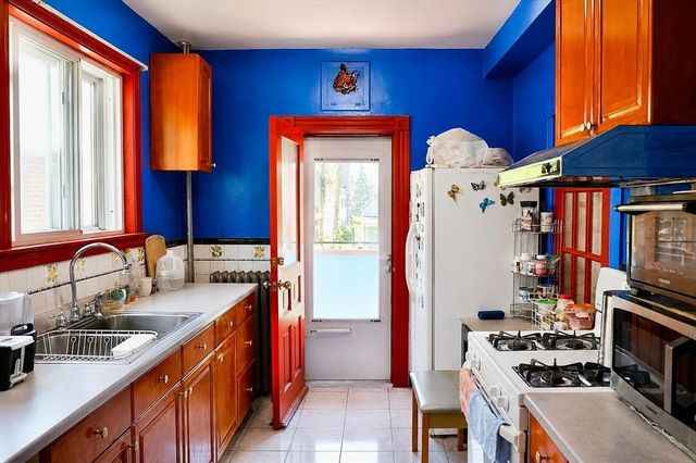 551 Bennington St, Boston, MA 02128