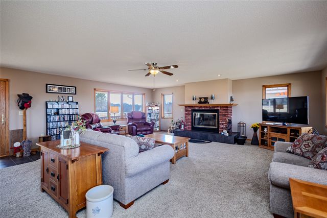 705 W 9th Street N, Newton, IA 50208