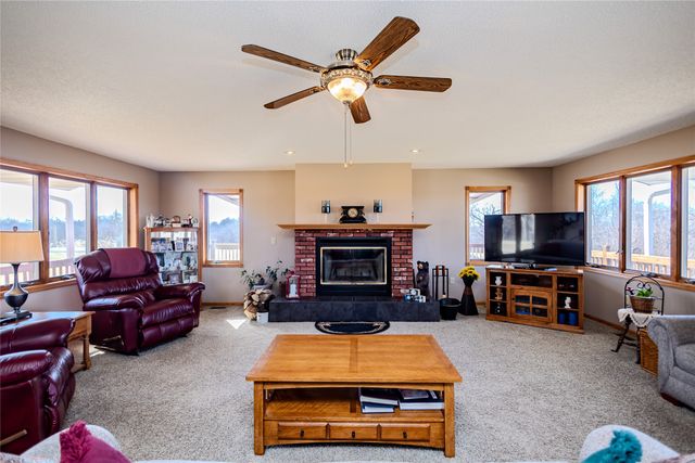 705 W 9th Street N, Newton, IA 50208