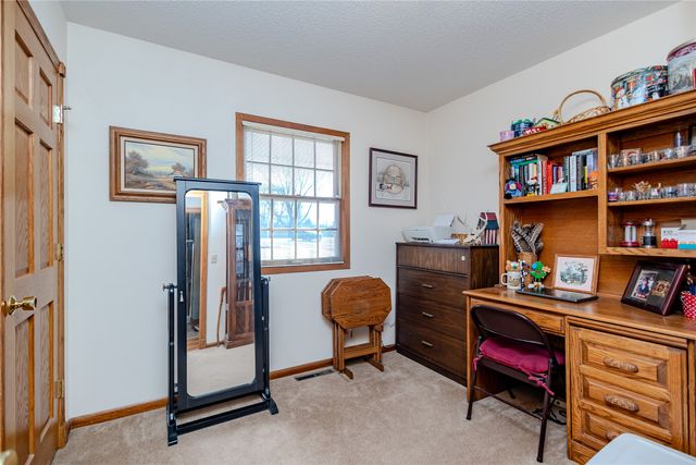 705 W 9th Street N, Newton, IA 50208