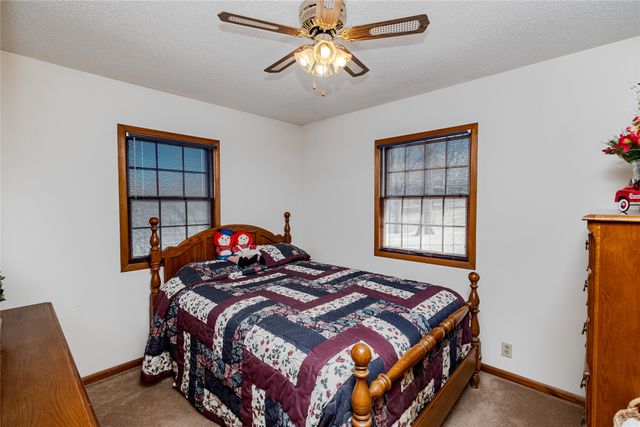 705 W 9th Street N, Newton, IA 50208