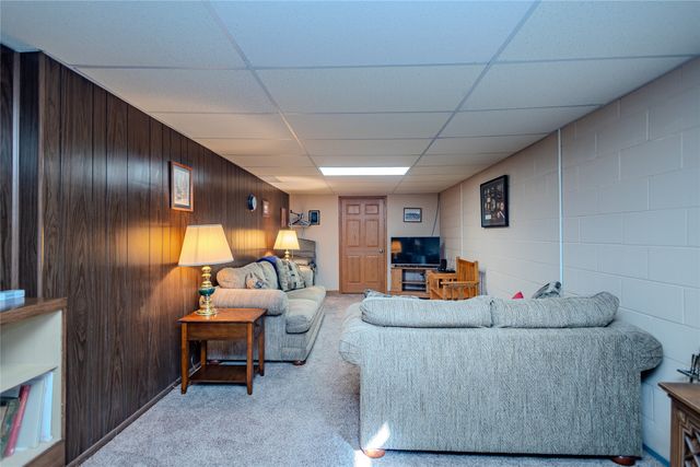 705 W 9th Street N, Newton, IA 50208