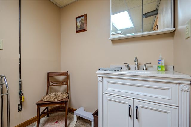 705 W 9th Street N, Newton, IA 50208