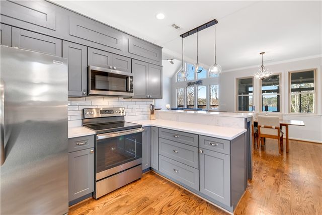 803 Barefoot Cove Drive, West Union, SC 29696