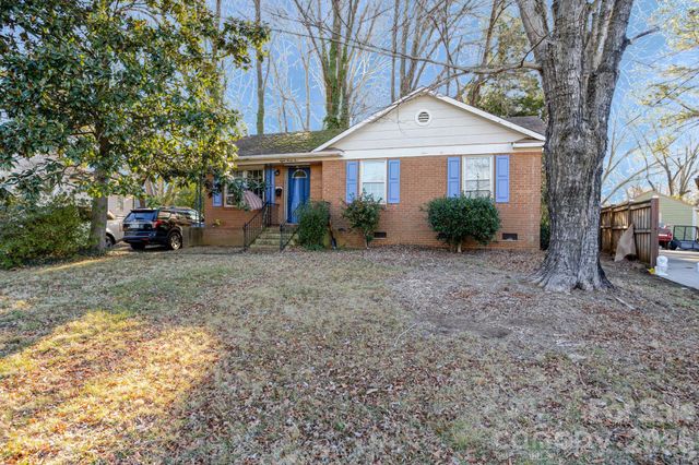 835 Ranch Road, Charlotte, NC 28208