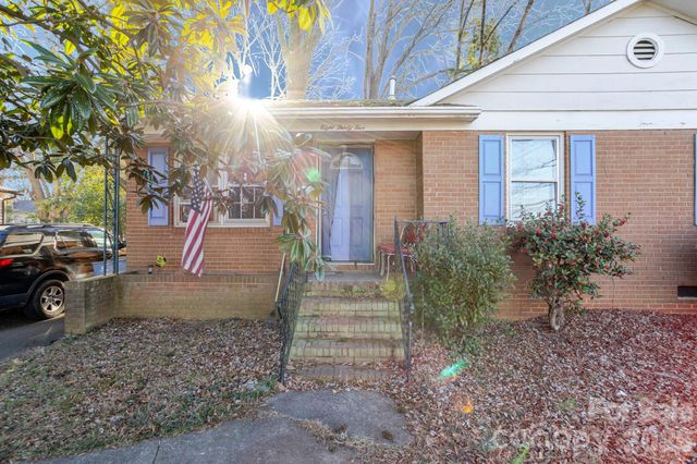 835 Ranch Road, Charlotte, NC 28208