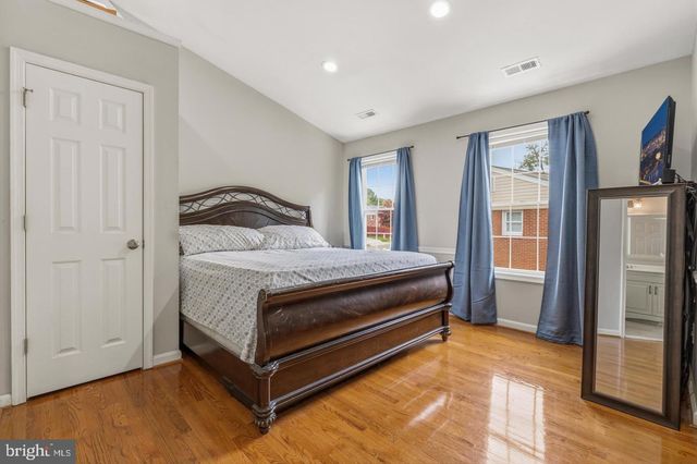 14707 DUNBAR LN, Woodbridge, VA 22193