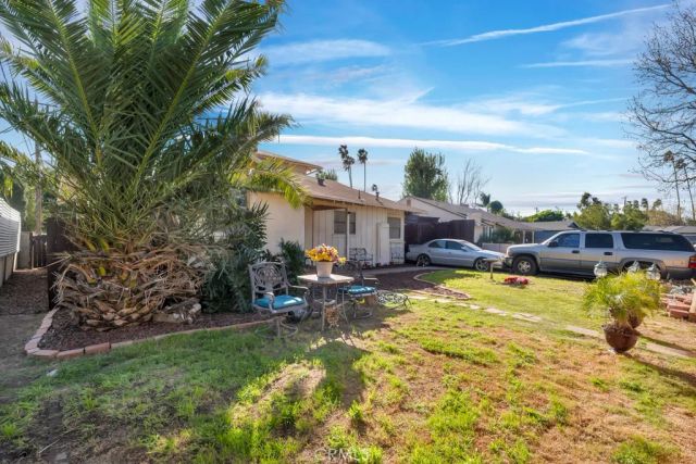 16638 Wyandotte, Lake Balboa, CA 91406