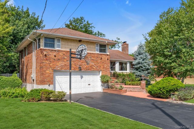 902 Preston Road, East Meadow, NY 11554