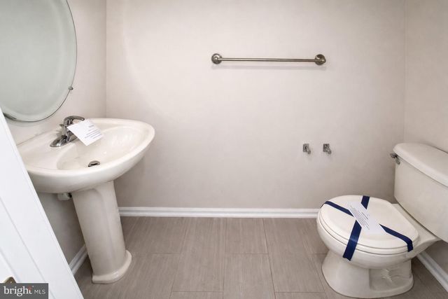 40 COMPASS CIR, Mount Laurel, NJ 08054