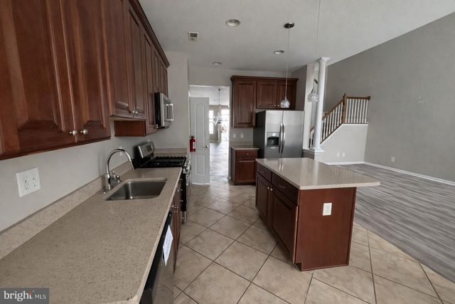 40 COMPASS CIR, Mount Laurel, NJ 08054