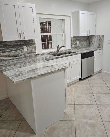 12191 Broadleaf Court, Wellington, FL 33414