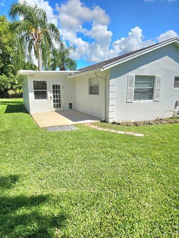 12191 Broadleaf Court, Wellington, FL 33414