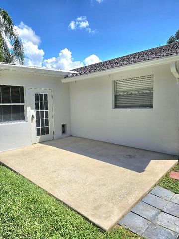 12191 Broadleaf Court, Wellington, FL 33414