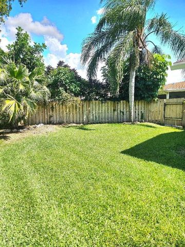 12191 Broadleaf Court, Wellington, FL 33414