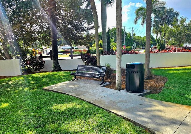 12191 Broadleaf Court, Wellington, FL 33414