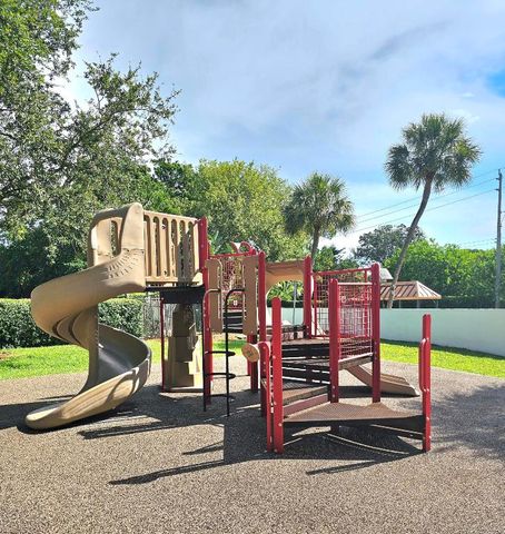 12191 Broadleaf Court, Wellington, FL 33414