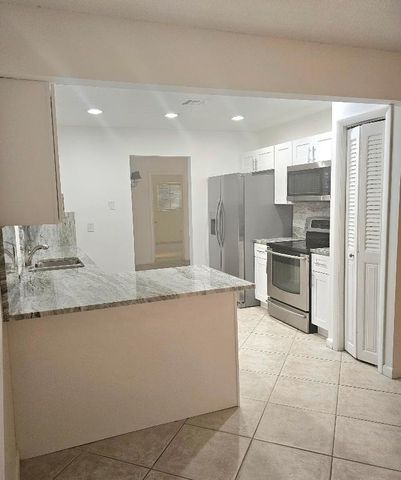 12191 Broadleaf Court, Wellington, FL 33414