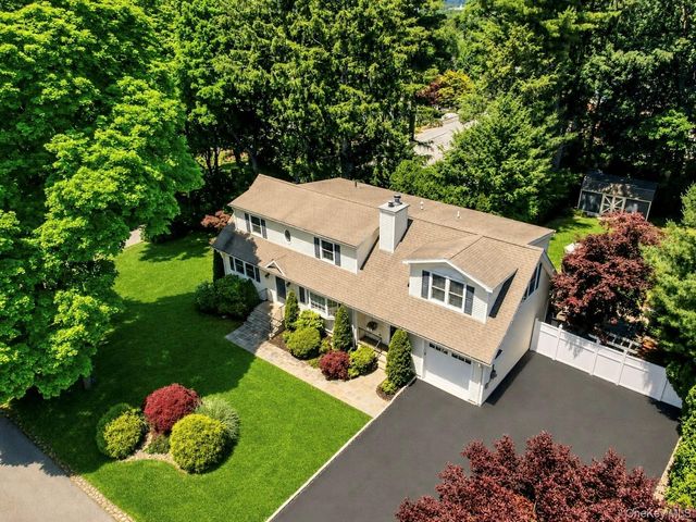 59 Chester Place, Thornwood, NY 10594
