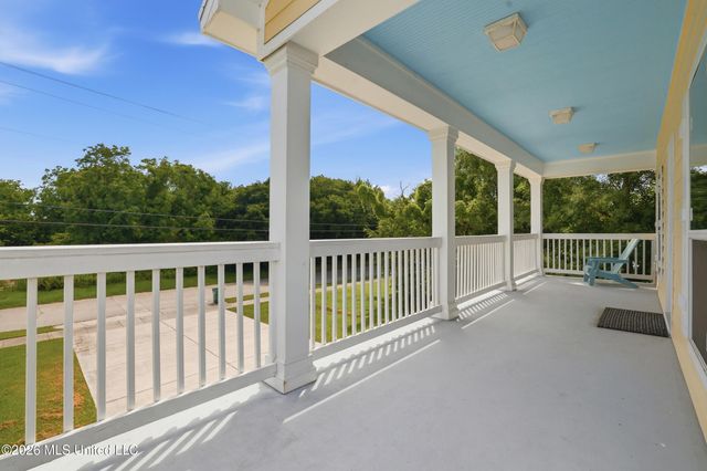 311 Waveland Avenue, Waveland, MS 39576