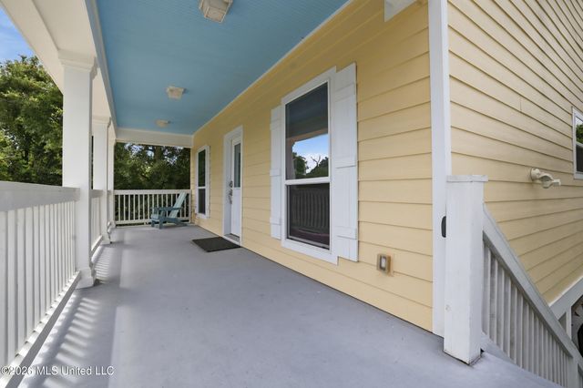 311 Waveland Avenue, Waveland, MS 39576