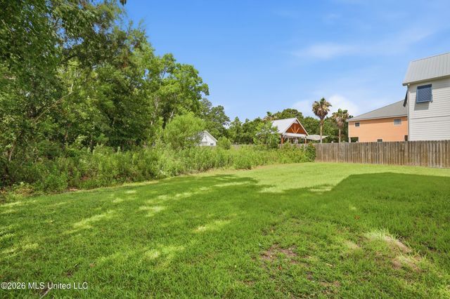 311 Waveland Avenue, Waveland, MS 39576