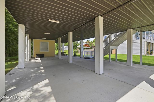 311 Waveland Avenue, Waveland, MS 39576