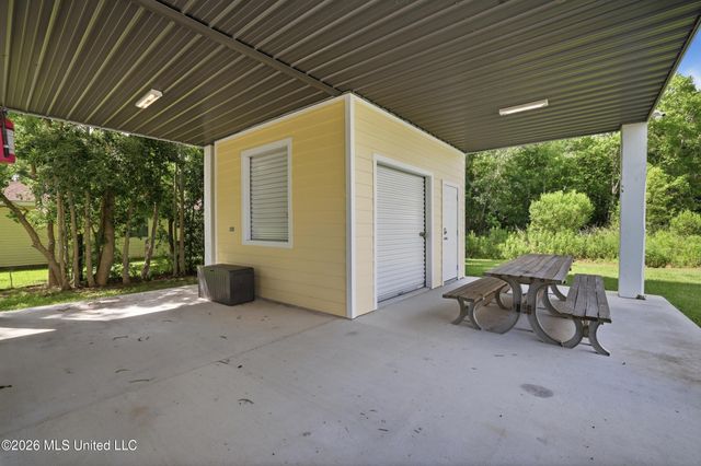 311 Waveland Avenue, Waveland, MS 39576