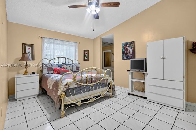 6983 W 24th Ln, Hialeah, FL 33016