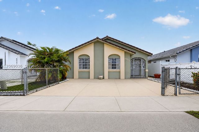6983 W 24th Ln, Hialeah, FL 33016