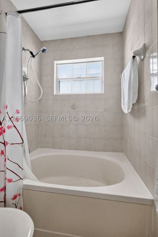 6983 W 24th Ln, Hialeah, FL 33016