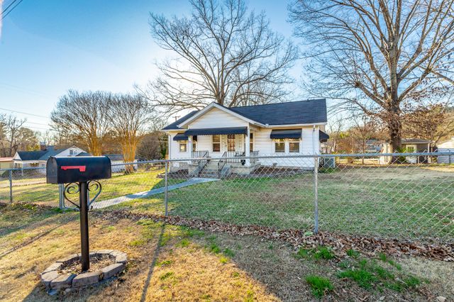 77 Nawaka Avenue, Rossville, GA 30741