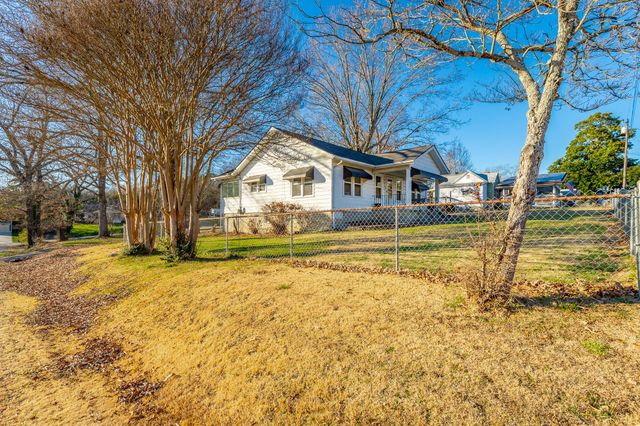 77 Nawaka Avenue, Rossville, GA 30741