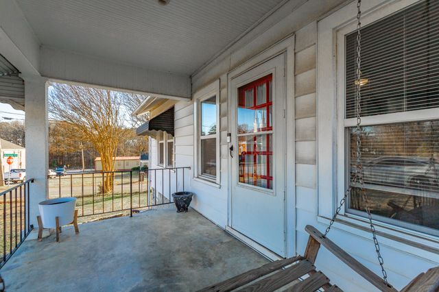 77 Nawaka Avenue, Rossville, GA 30741