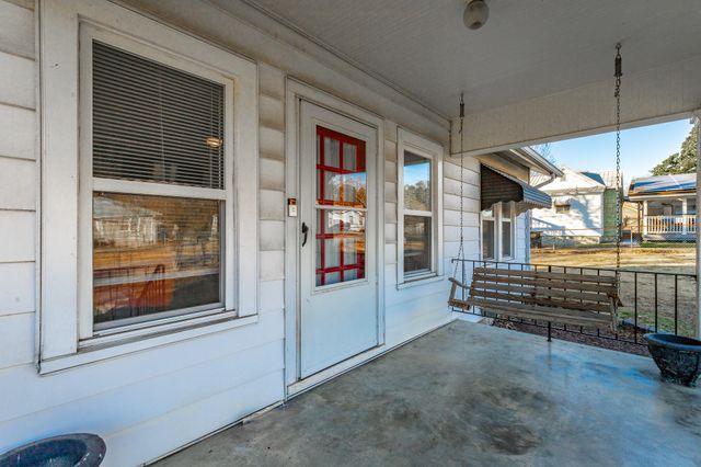 77 Nawaka Avenue, Rossville, GA 30741