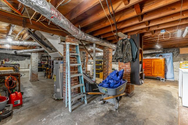 77 Nawaka Avenue, Rossville, GA 30741