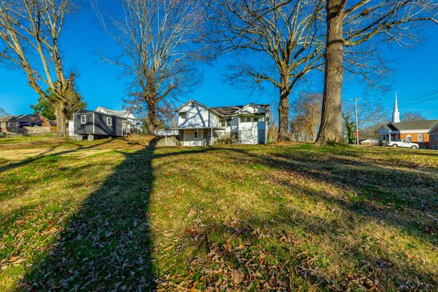 77 Nawaka Avenue, Rossville, GA 30741