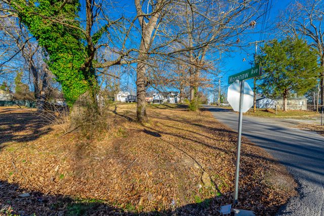 77 Nawaka Avenue, Rossville, GA 30741