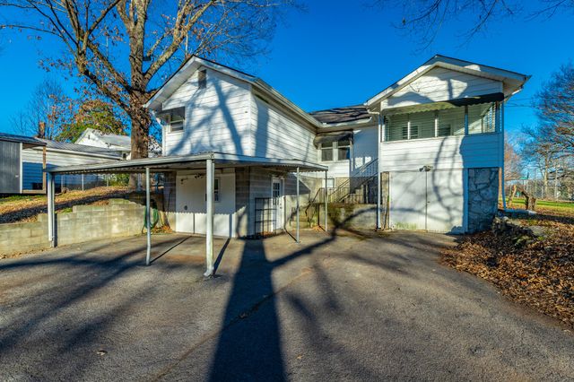 77 Nawaka Avenue, Rossville, GA 30741