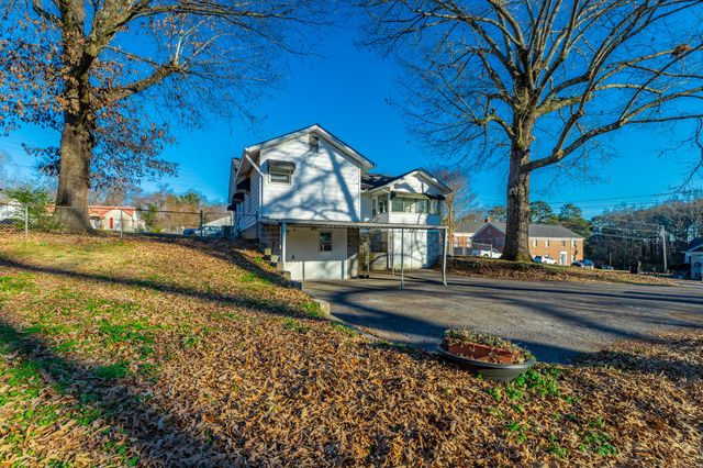 77 Nawaka Avenue, Rossville, GA 30741