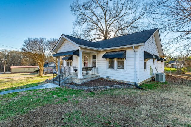 77 Nawaka Avenue, Rossville, GA 30741