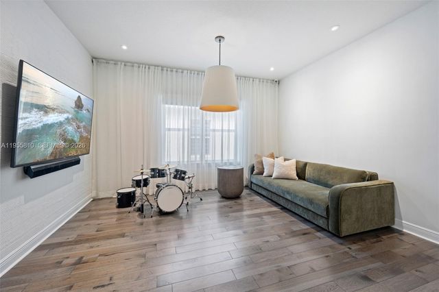 1465 Bursera Ter, Hollywood, FL 33021