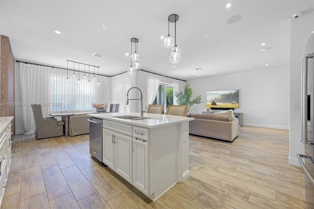 1465 Bursera Ter, Hollywood, FL 33021