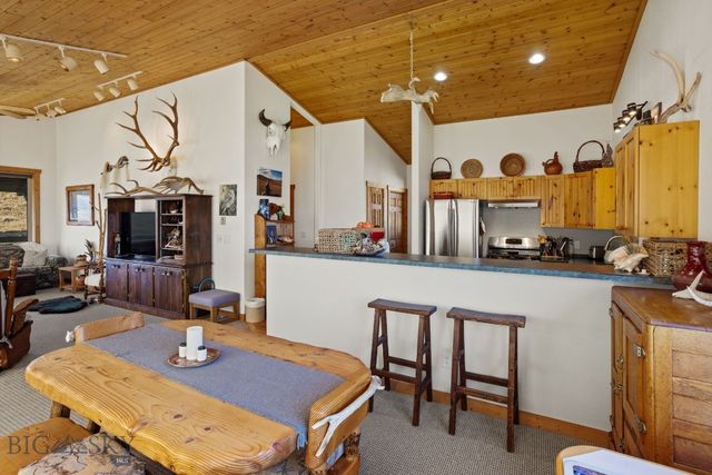 18 Libra Drive, Emigrant, MT 59027