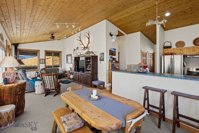 18 Libra Drive, Emigrant, MT 59027